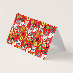 Gato e ovo em vermelho