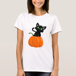 Gato em uma camisa de abóbora