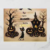 "Gato negro durante o Dia das Bruxas nas paredes."