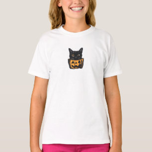 Gato Negro na Camisa do Dia das Bruxas de Abóbora