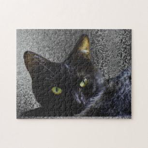 Gato Preto com Quebra-cabeça de Padrões de Cinza