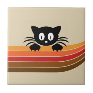 Gato preto fofo com listras retrô