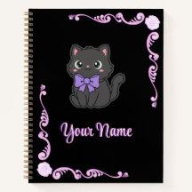 Gato Preto Kawaii com Laço Roxo Borda de Rosa Góti