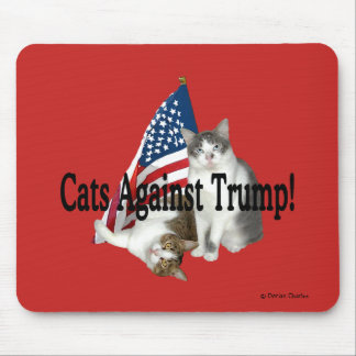 "Gatos contra o trunfo" Mousepad