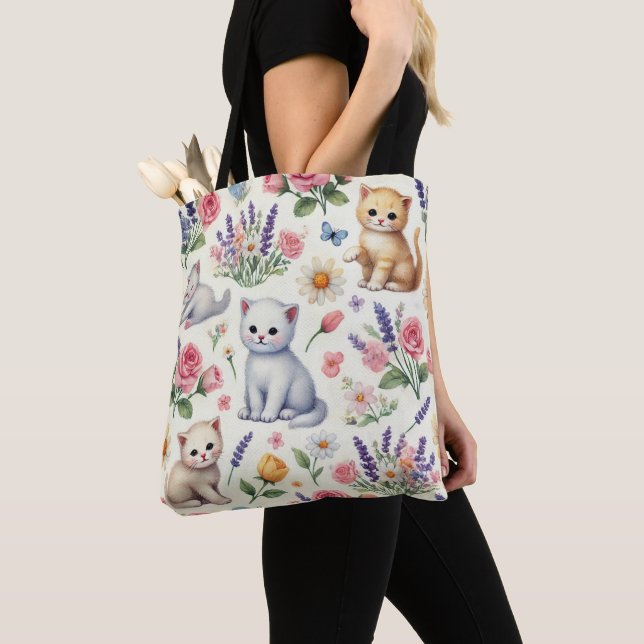 Gatos e Flores Bonitos Playful Tote Bag (Close Up)