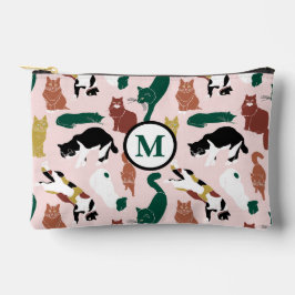 Gatos encantadores desenhados à mão em fundo rosa