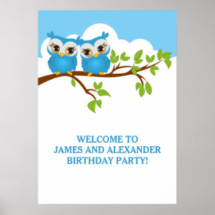 Gêmeos bonitos cortam Poster de aniversário em Bra