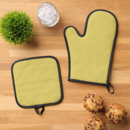 Gentle Warm Yellow Oven Mitt & Pot Holder Set
