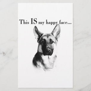 German shepherd de rosto feliz
