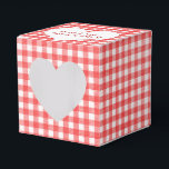 Gingham Vermelho e Branco com Caixa de Favor do Co<br><div class="desc">Coração branca com novos nomes em fundo de gingham vermelho e branco.</div>