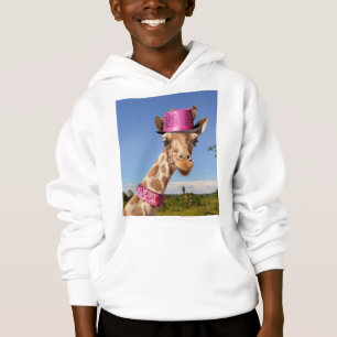 Girafa com um chapéu cor-de-rosa brilhante