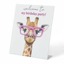 Girafa Fofa com Óculos Rosa
