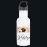 Girassóis Buquê Garrafa de Água Personalizada<br><div class="desc">Esta garrafa de água apresenta um estilo aquoso ilustrativo de um buquê floral composto por girassóis e outros florais em amarelo, rosa e marrom e complementando as cores quentes. Use os campos de modelo para personalizar facilmente essas garrafas de água com seu nome. Tem mais informações que você precisa incluir?...</div>