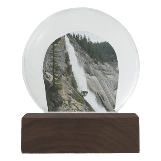 Globo De Neve Nevada cai no Parque Nacional Yosemite (Frente)