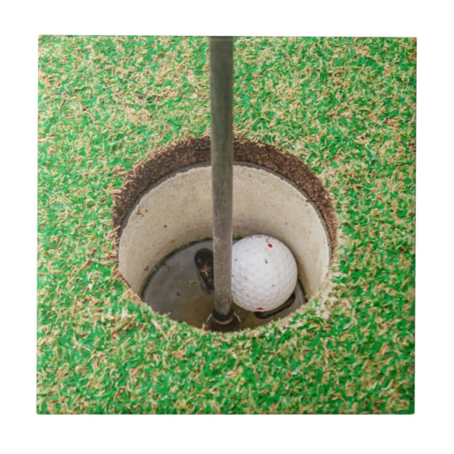 Golfe Ball em Buraco (Frente)