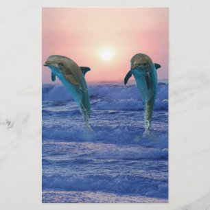 Golfinho de Bottlenose no nascer do sol
