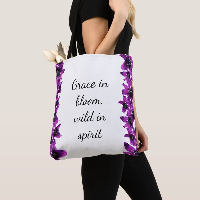 Grace in Bloom - Saco de Tote Lily Roxo (Close Up)