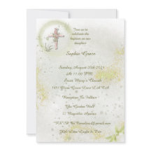 Gracioso com o convite para o batismo verde suave