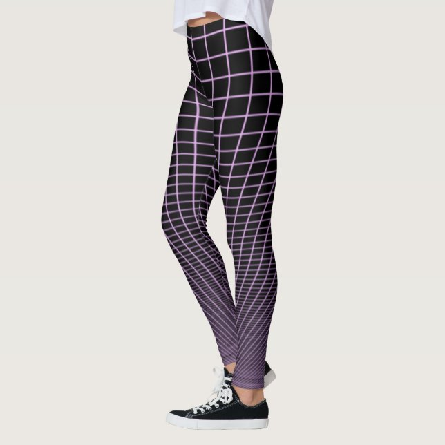 Grade de Brilho Lilás em Leggings pretas (Esquerda)