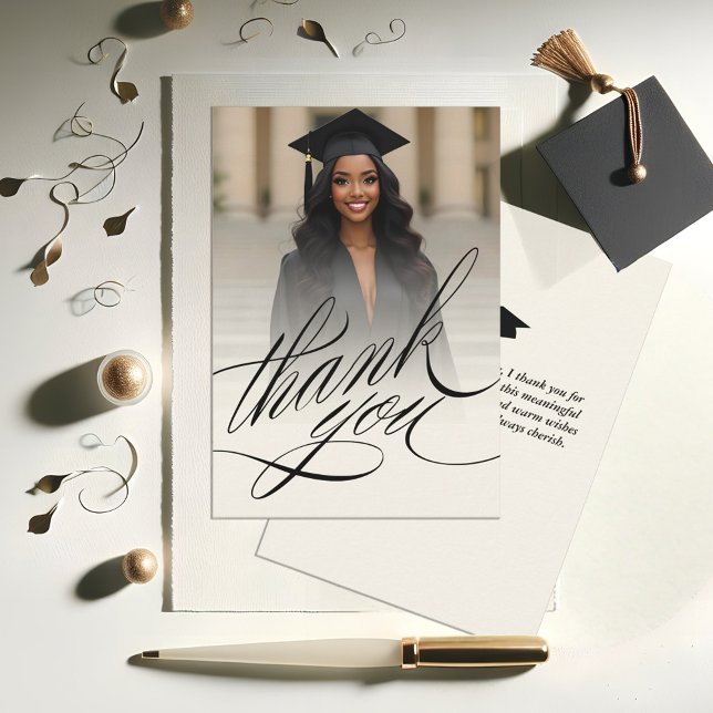 Graduação Elegante de Script Obrigado Cartão com f (Elegant Script Graduation Photo Thank You Card)