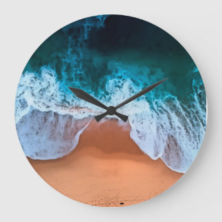Grande Ondas de Oceano e Relógio de Praia