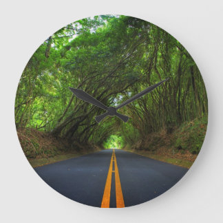 Grande relógio aberto da natureza