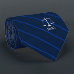Gravata Advogado de Iniciais Personalizadas com Faixa de M<br><div class="desc">O marinho elegante desenha gravatas de justiça personalizadas.</div>
