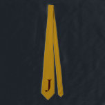 Gravata antiga cor dourada com monograma<br><div class="desc">Esta gravata clássica de "ouro velho" de cor sólida apresenta um "J" marrom e está pronta para personalização com suas iniciais obrigados para o trabalho da designer Alma Wad.</div>