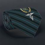 Gravata Ardósia Monogrammed profissional veterinária<br><div class="desc">Uma ardósia listrou o laço personalizado costurado aos profissionais veterinários e a seu ou o monograma do seu receptor do presente dentro de uma grinalda do ouro do falso.</div>