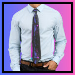 Gravata Arte Roxa Cor-de-rosa Abstrato<br><div class="desc">Arte colorida e louca: Arte única e original da loja Loud e Sassy em tons vibrantes de roxo e rosa sobre fundo preto. Perfeito para amantes da abstrato e cores brilhantes. Faz um presente de excelente e um enchedor divertido!</div>