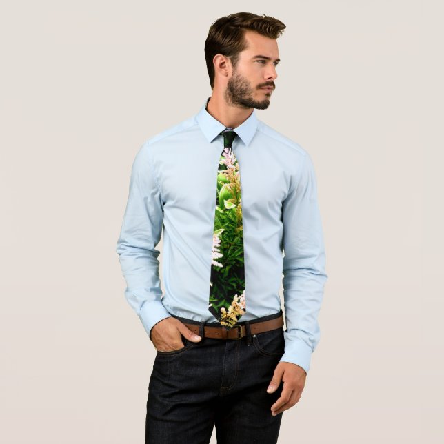 Gravata Astilbe (In Situ)