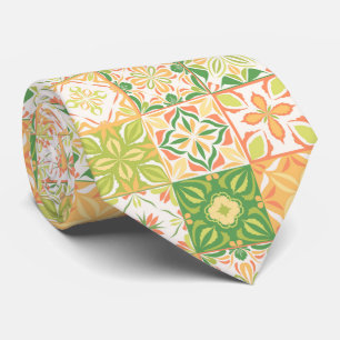 Gravata azulejos ornamentados em verde e amarelo