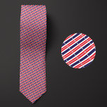Gravata Bandeira do padrão da Tailândia<br><div class="desc">Flag of Thailand Pattern Necktie destaca as cores nacionais do país a distância, usando um design inteligente de anjo. Após uma inspeção mais atenta, o padrão repetitivo, sem descontinuidades, de bandeiras minúsculas mostra a bandeira nacional do país de uma forma esteticamente agradável.</div>