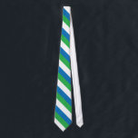 Gravata Bandeira lisa do Sierra Leone<br><div class="desc">Represente o Sierra Leone! Este artigo caracteriza um design simples da serra bandeira de Leonean. Você conhece uma serra Leonean ou a serra Leonean-Americana quem falte seu país de origem e gostá-los-ia de ser patriótico sobre sua nação nativa? Os viajantes a África, serra Leonean-Americanos, serra Leoneans eles mesmos amarão mostrar...</div>