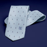 Gravata Barcos à vela com azul claro monograma<br><div class="desc">Barcos à vela sobre fundo azul claro. Personalize com um monograma para fazer o perfeito de uma espécie de presente. Procurando uma cor diferente? Sem problemas! Basta clicar no botão "Personalizar" e selecionar a cor de fundo de sua escolha.</div>