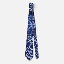 Blue White Primitive Marks Abstrato Neck