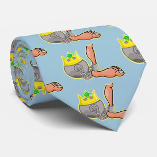 Gravata Bola E Corrente Vestindo Uma Coroa