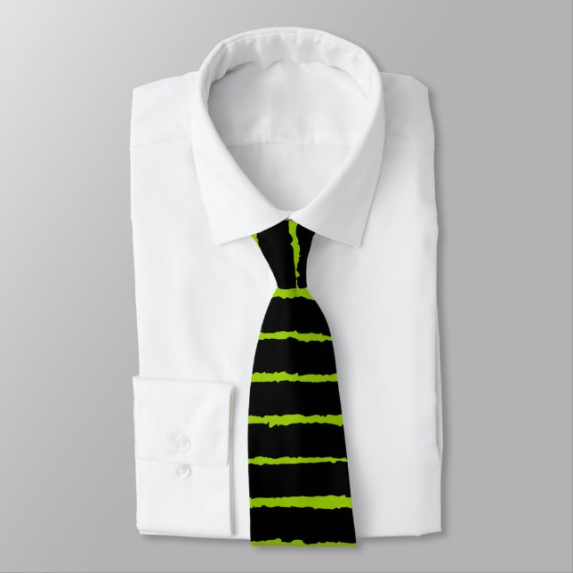 Gravata Bold Rough Strips - Preto em Verde marciano (Amarrado)