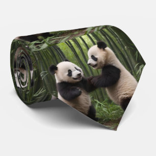 Gravata Brincadeiras: Bebês Pandas Brincam na Floresta