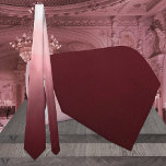 Gravata Burgundia Para Casamento De Ombre Rosa<br><div class="desc">Uma gravata monocromática de pescoço de burgundy a cor rosa.</div>