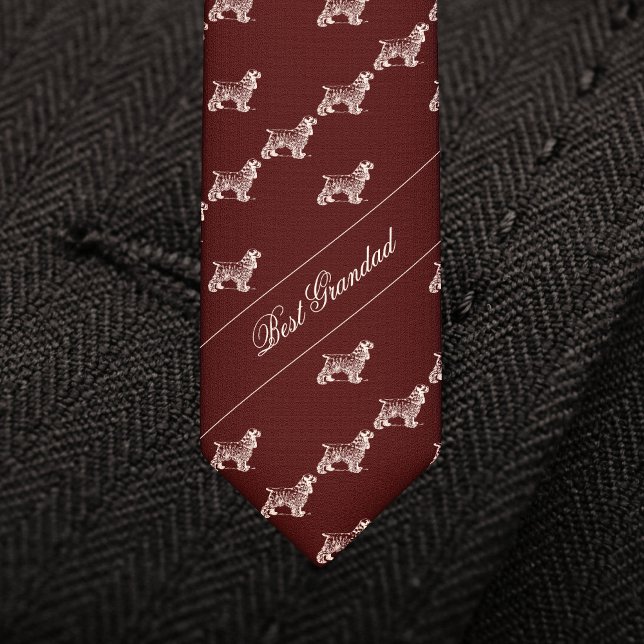 Gravata Burgundy com Estampa de Cachorro Presente  (A sophisticated burgundy necktie featuring a charming dog pattern, and custom text and color.)