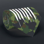 Gravata Camuflagem Militar Camo White Bandeira EUA<br><div class="desc">Este design foi criado através da arte digital. Pode ser personalizado clicando no botão Personalizar e alterando a cor, adicionando um nome, iniciais ou as suas palavras favoritas. Entre em contato comigo em colorflowcreations@gmail.com se você quiser usar este design em outro produto. Compre minha pintura de acrílico abstrato original para...</div>