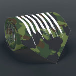 Gravata Camuflagem Militar Camo White Bandeira EUA<br><div class="desc">Este design foi criado através da arte digital. Pode ser personalizado clicando no botão Personalizar e alterando a cor, adicionando um nome, iniciais ou as suas palavras favoritas. Entre em contato comigo em colorflowcreations@gmail.com se você quiser usar este design em outro produto. Compre minha pintura de acrílico abstrato original para...</div>