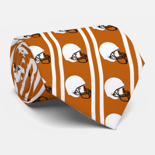 Gravata Capacete Branco de Futebol sobre o Coletor Laranja