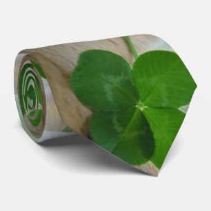 GRAVATA CASA DE SHAMROCK IRLANDESA