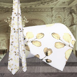 Gravata Casamento Elegante Eucalyptus Branco e Dourado<br><div class="desc">Uma elegante e sofisticada gravata branca e dourada do pescoço,  com um fundo branco puro,  com caules de eucalipto de ouro amarelo pintado com aquarelas.</div>