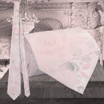 Gravata Casamento Floral de Jardim Secreto Rosa Suave<br><div class="desc">Uma gravata floral mínima,  cor-de-rosa,  suave e subjugada,  com uma coloração aquosa pintada de florais cor-de-rosa pincelados subjugados num jardim secreto.</div>