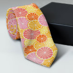Gravata Círculos de Citros - Presilha Principal Colorida<br><div class="desc">Fruta de citros brancos em pinks,  coral,  laranja e toranja rubi. As fatias desenhadas à mão dos citros incluem uma textura pintada a aquarelas para adição suculenta.</div>
