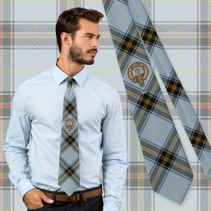 Gravata Clan Bell Crest sobre Tartan
