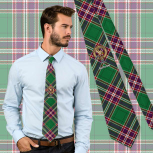 Gravata Clan MacFarlane Crest sobre Tartan de caça moderna